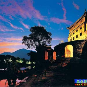 喜樂(lè)L線：天門(mén)山、張家界、袁家界、猛洞河、鳳凰古城超經(jīng)典五日游