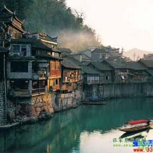 【長沙往返路線1】張家界、鳳凰古城、天子山、黃龍洞三晚四日游