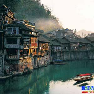 時尚商務(wù)C線：張家界、天門山、鳳凰古城四日游